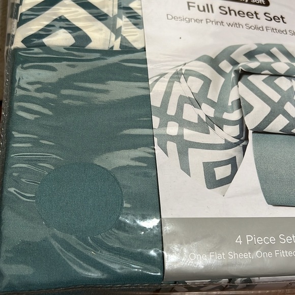 Comfort Bay Sheet Set Full Size Luxuriously Soft Microfiber - Picture 5 of 6